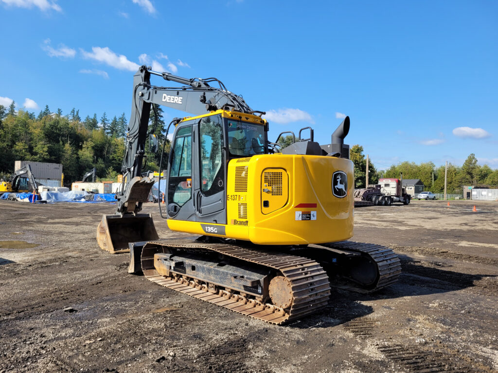 01398 - 2022 John Deere 135G Excavator (52)