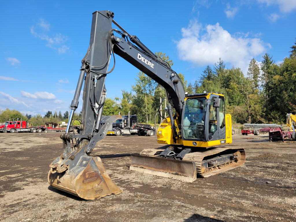 01398 - 2022 John Deere 135G Excavator (8)